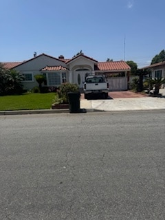 Building Photo - 10331 Newville Ave