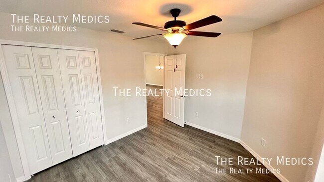 Building Photo - 4165 Hammock Rd