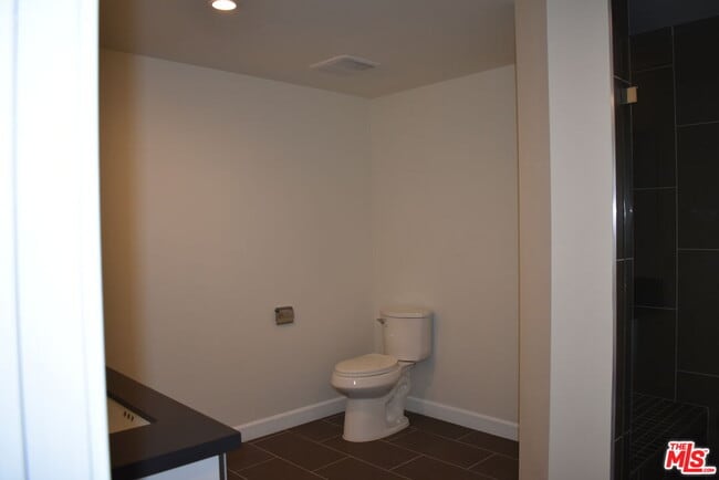 Building Photo - 4504 Colbath Ave