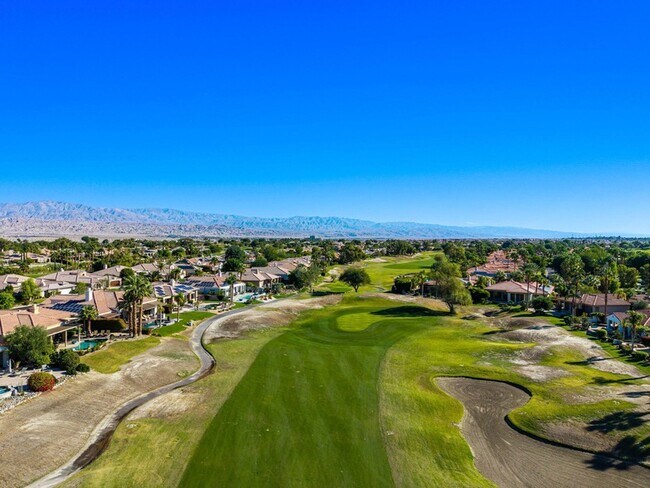 Building Photo - 96 Vía Bella