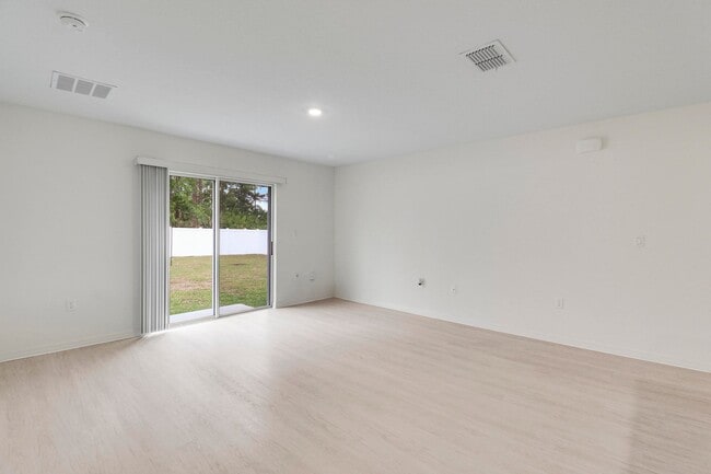 Building Photo - 3226 SW Nutley St