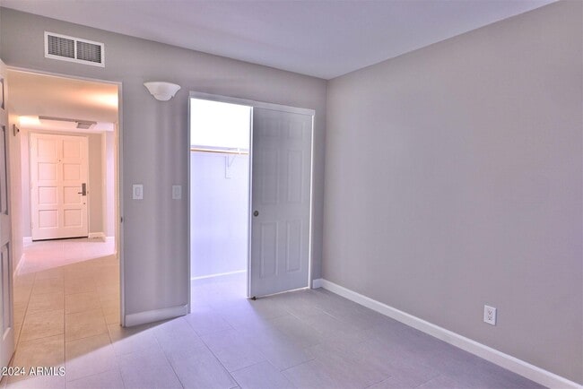 Building Photo - 5122 N 31st Way