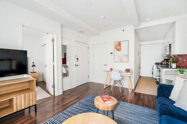 Building Photo - 811 9th Ave