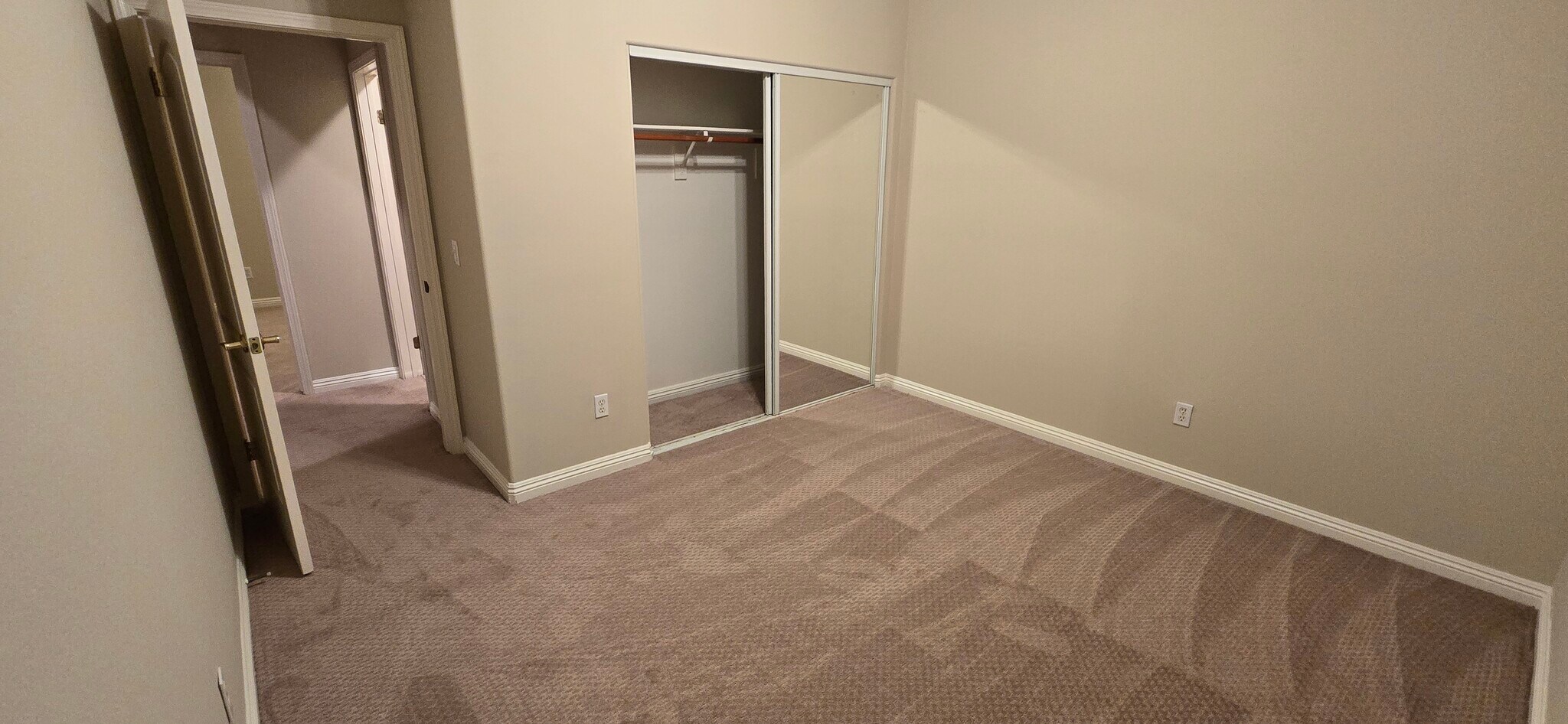 Building Photo - 2221 Grant Ave