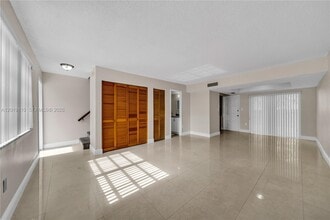 Building Photo - 671 W 80th St