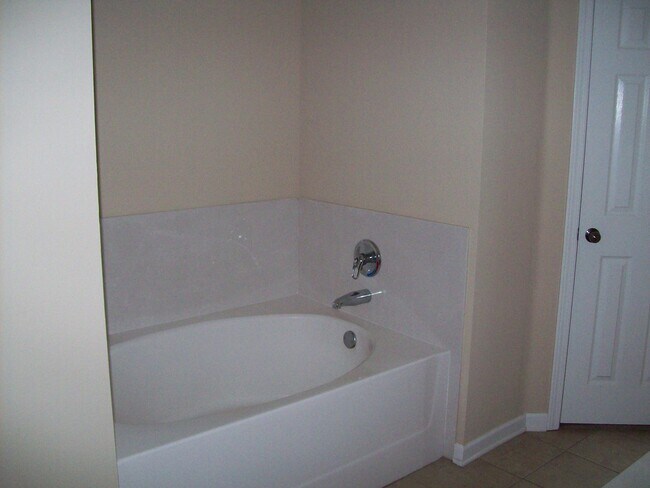 Building Photo - 26043 Wimbledon Dr