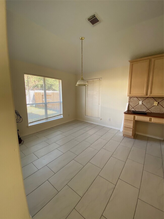 Building Photo - 17702 Forest Haven Trail