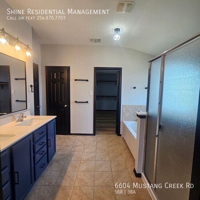 Building Photo - 6604 Mustang Creek Rd