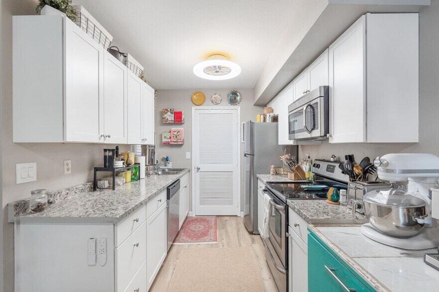 Building Photo - 963 Tampico Ct