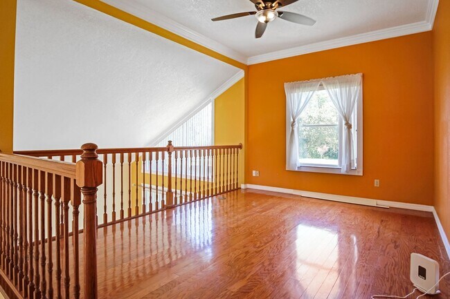 Building Photo - Spacious Home on Oversized Lot Now Availab...