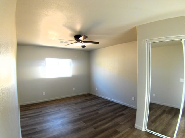 Building Photo - 9821 S Phoenix Dr