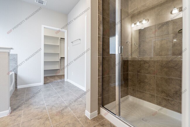 Building Photo - 10206 Eaglefire Dr