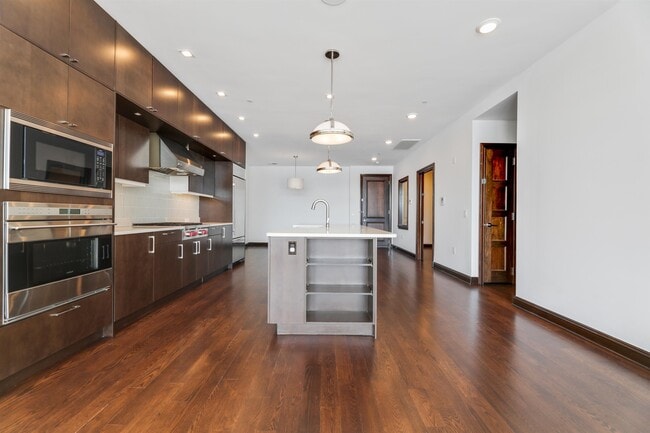 Building Photo - 9 Somerset Ln