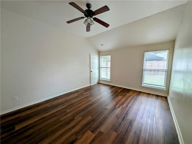 Building Photo - 3910 Gibraltar Dr