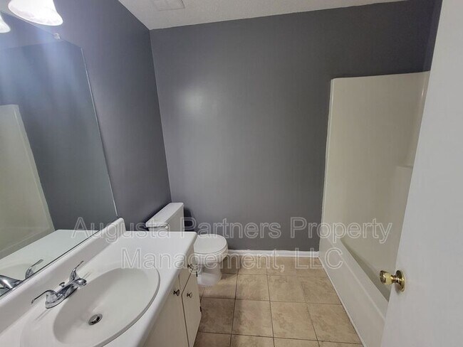Building Photo - 1846 S Barton Dr