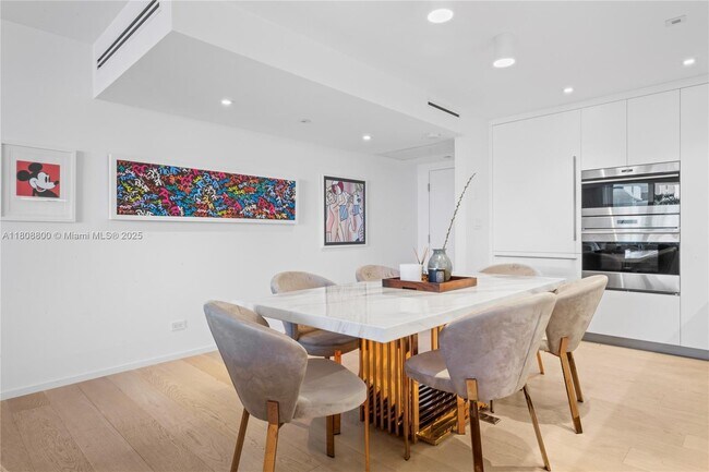 Building Photo - 2301 Collins Ave