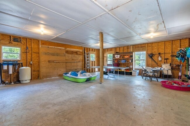 Building Photo - 1320 Contour Dr