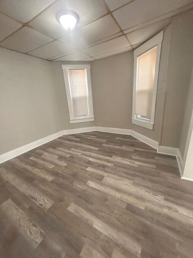 Building Photo - 6417 S Evans Ave