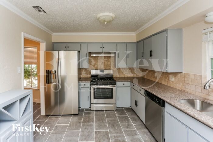 Building Photo - 7355 Greenacres Dr