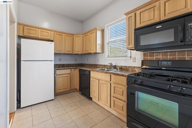 Building Photo - 1835 Prince St