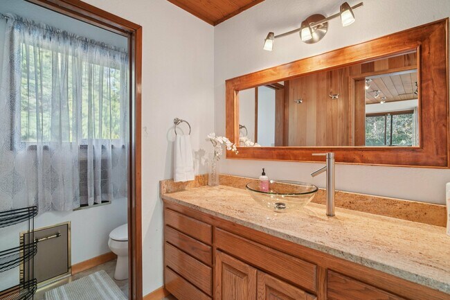 Building Photo - 5408 Sunset Ave