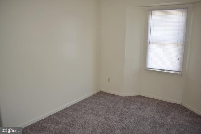 Building Photo - 945 Orchard Dr