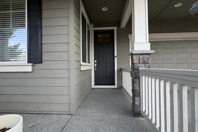 Building Photo - 34202 SE Ash St