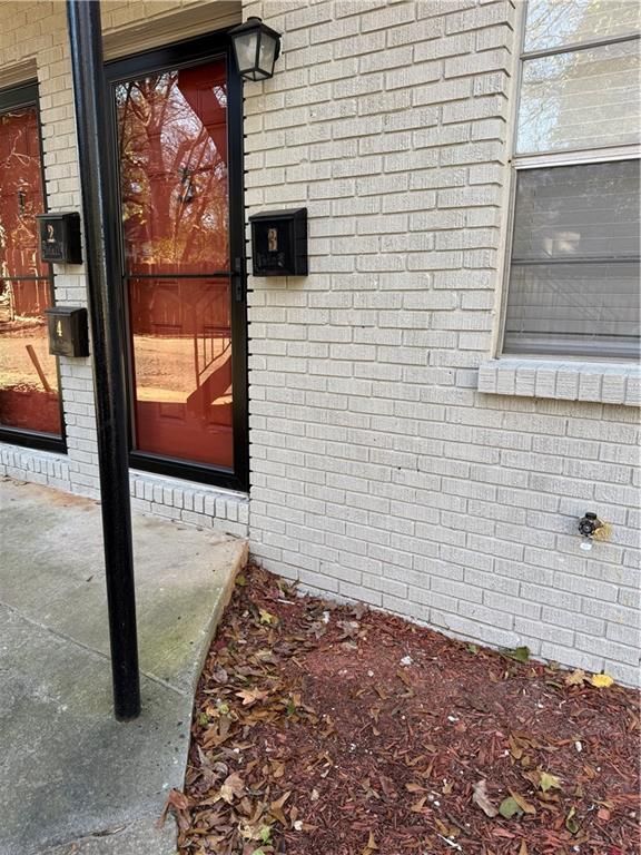 Building Photo - 2637 Lester St