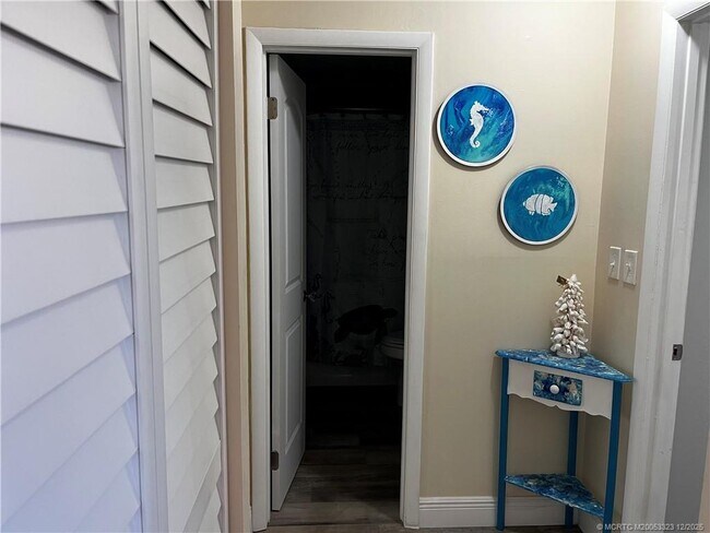 Building Photo - 5323 SE Miles Grant Rd