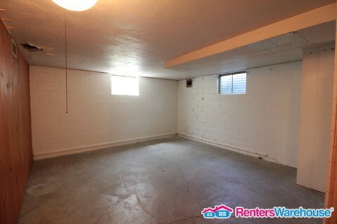 Building Photo - 417 44th St