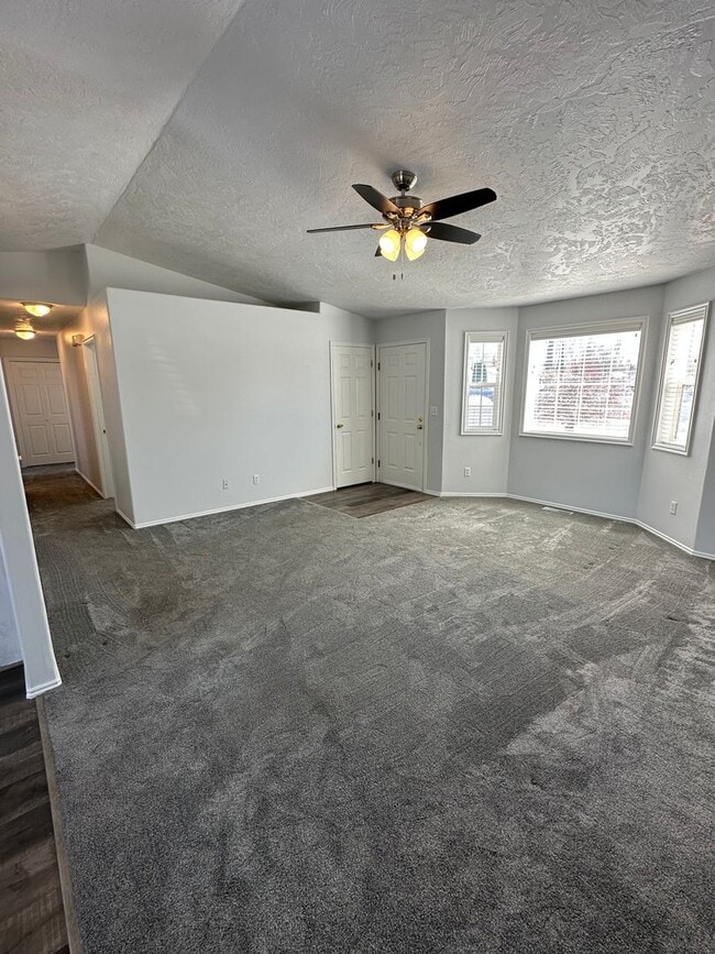 Building Photo - THIS IS A LEASE TAKEOVER, PLEASE CONTACT THE CURRENT TENANT, TANNER @ 801-688-4161 - Cute 3 Bed 1...