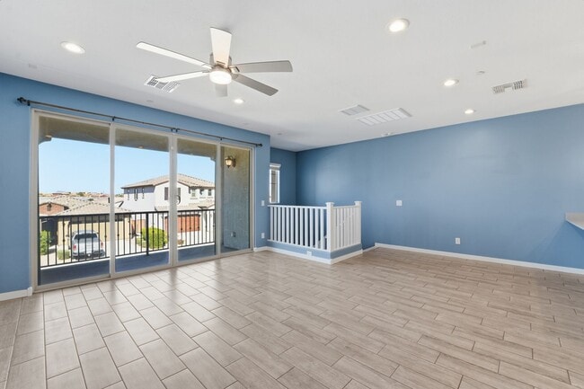 Building Photo - ** Like new Luxurious Modern townhome with 2 Master Suits in Warner Meadows**