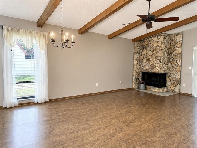 Building Photo - 1455 King Ct