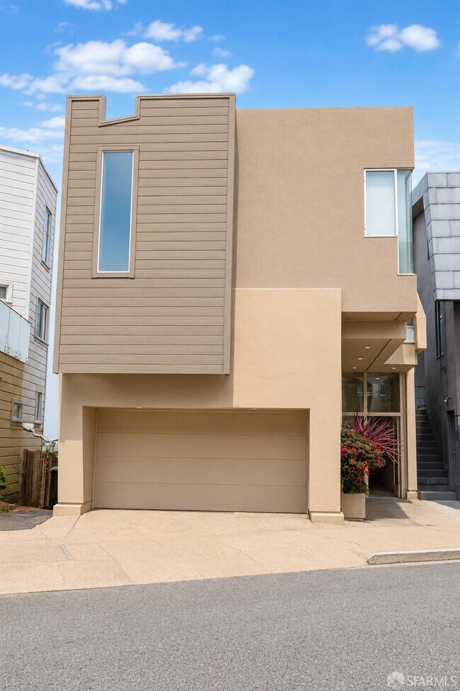 Building Photo - 67 Grand View Ave