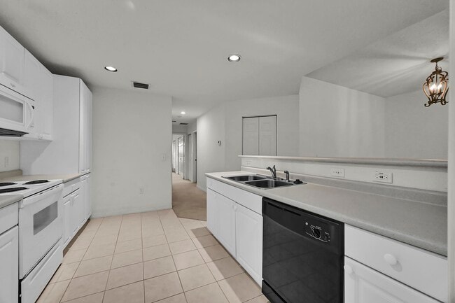 Building Photo - 1846 Pelican Dr