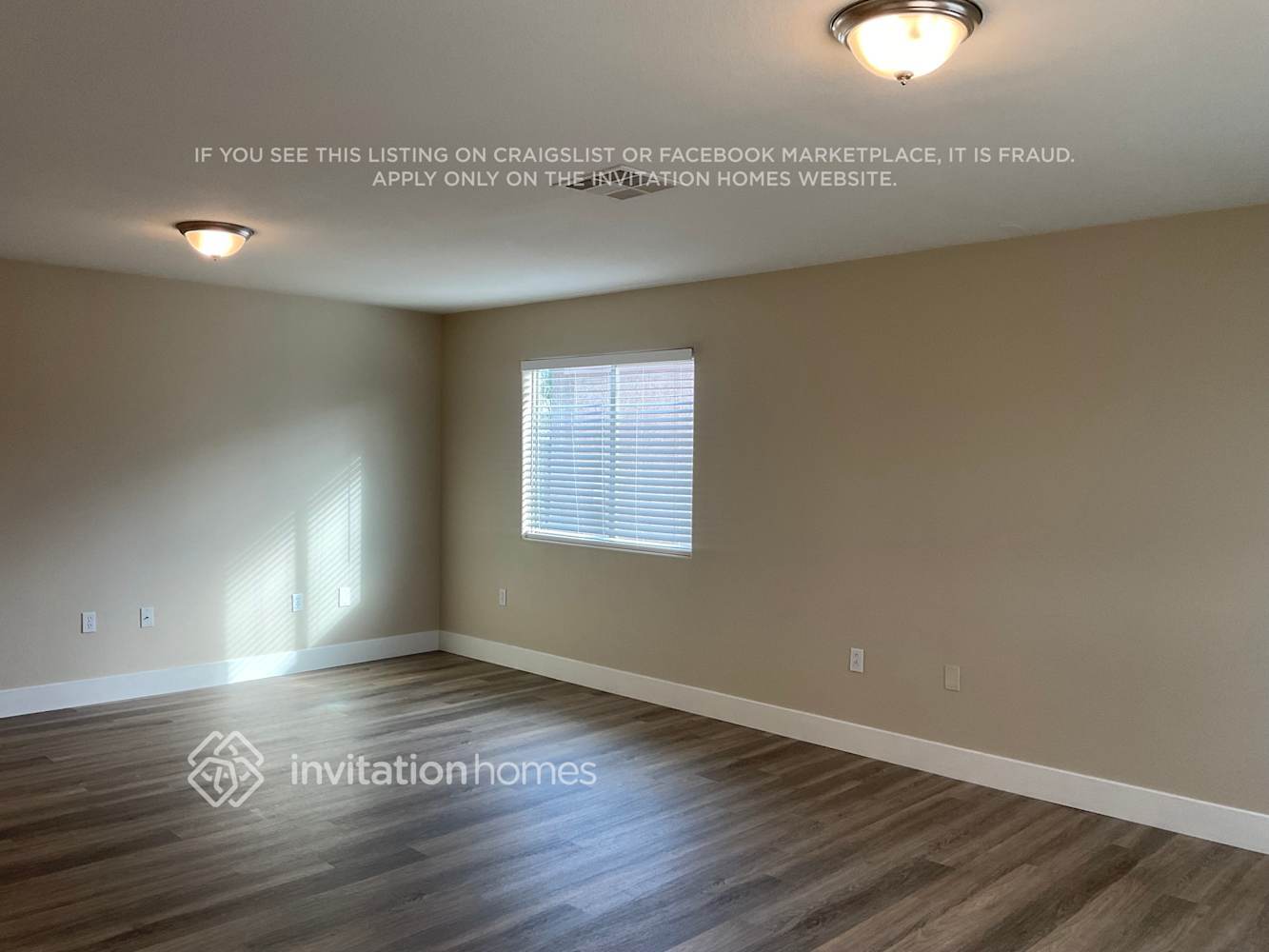 Building Photo - 10928 Salernes St