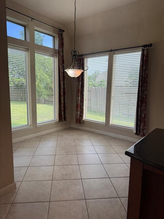 Building Photo - 5551 Linden Rose Ln