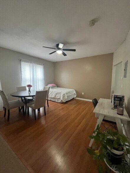 Building Photo - 237 3rd Ave