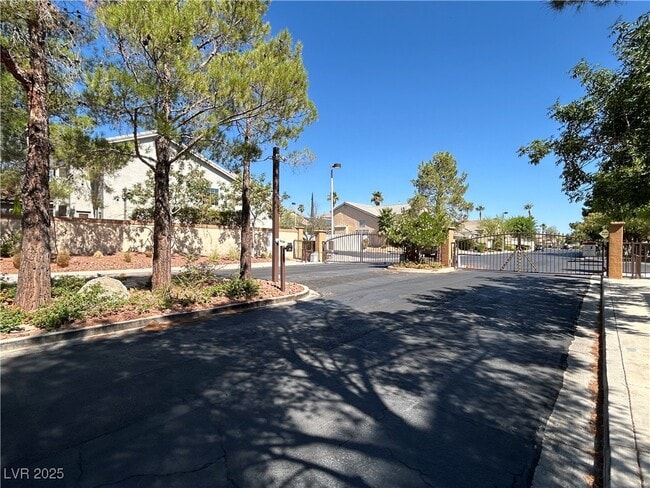 Building Photo - 9757 Derbyhill Cir