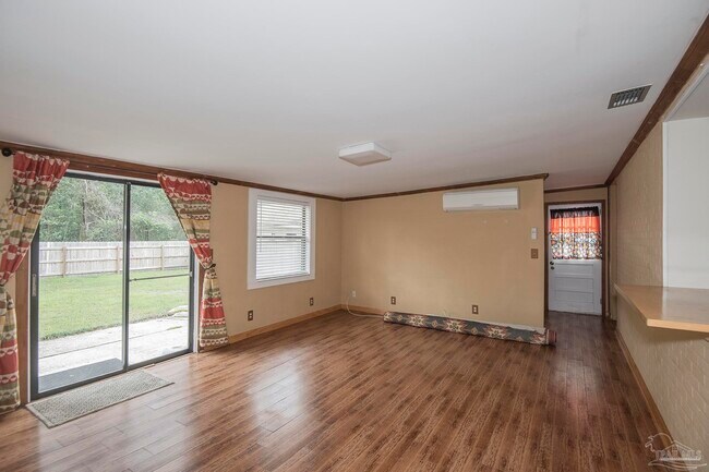 Building Photo - 6314 White Oak Dr