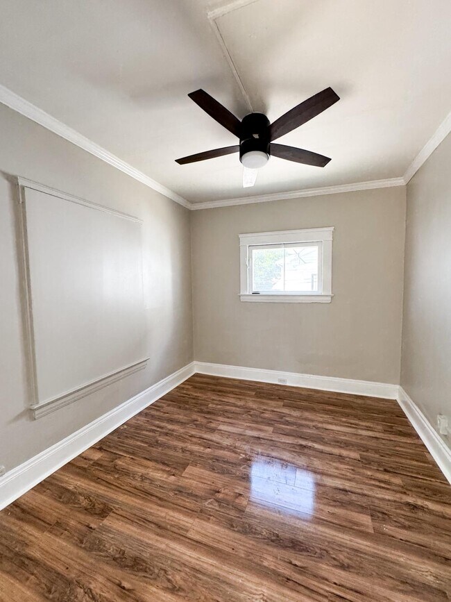 Building Photo - 2778 E 120th St