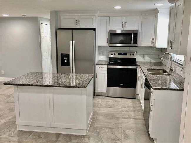 Building Photo - 11001 Riverview Dr