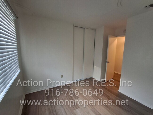 Building Photo - Antelope R.V. Parking, Single Story: Large Yard: RV Parking: 3 Bed, 2 Bath - Foothill Farms/Antelope