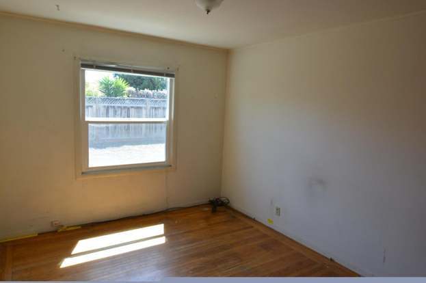 Building Photo - 218 Bradford Dr