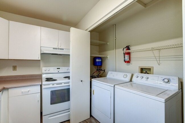 Building Photo - 114 Bradshaw Dr