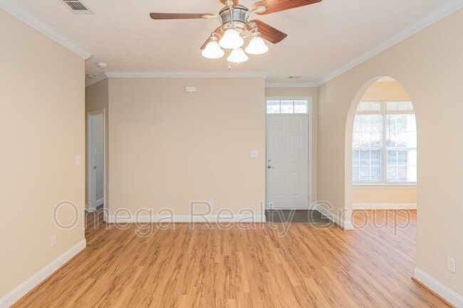 Building Photo - 14 Oakleigh Dr