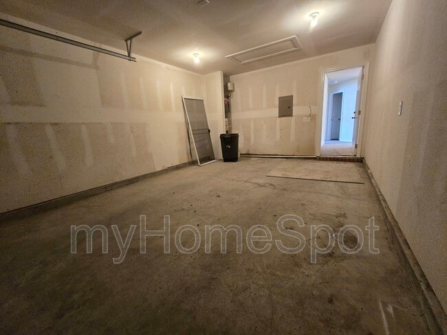 Building Photo - 1082 Antigua Cir
