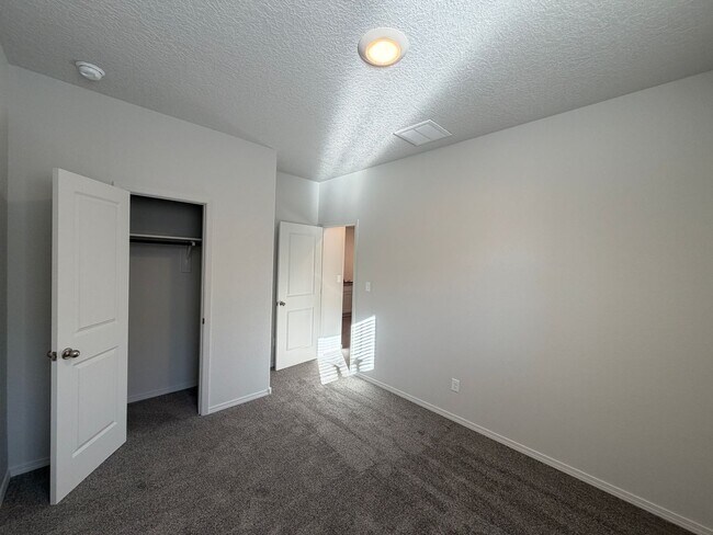 Building Photo - New Build 3 Bedroom Single Story Home Available Near Unser Blvd NE & Northern Blvd NE in Rio Rancho!