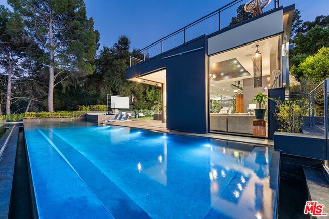 Building Photo - 3712 Broadlawn Dr