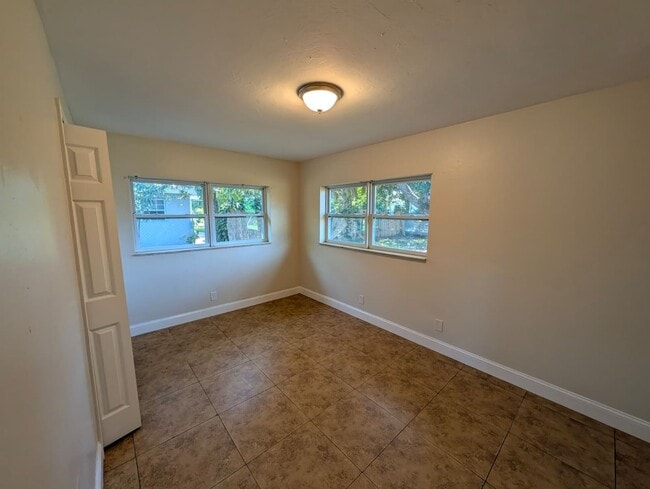 Building Photo - Spacious 3BR Rental with Outdoor Living Space